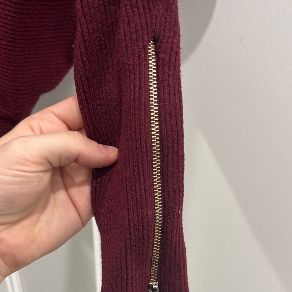 Burgundy Ribbed Sweater - Picture 3 of 3